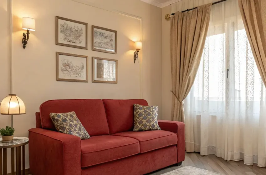  12 Trendy Red Couch Living Room Ideas and Color Pairing Tips